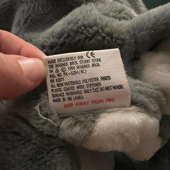 Vintage 1994 Warner Bros Bugs Bunny stuffed animal backpack - Picture 3 of 6